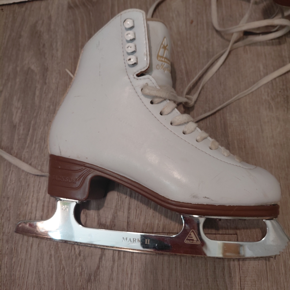 Jackson Classic White Ice Skates - Picture 5 of 8